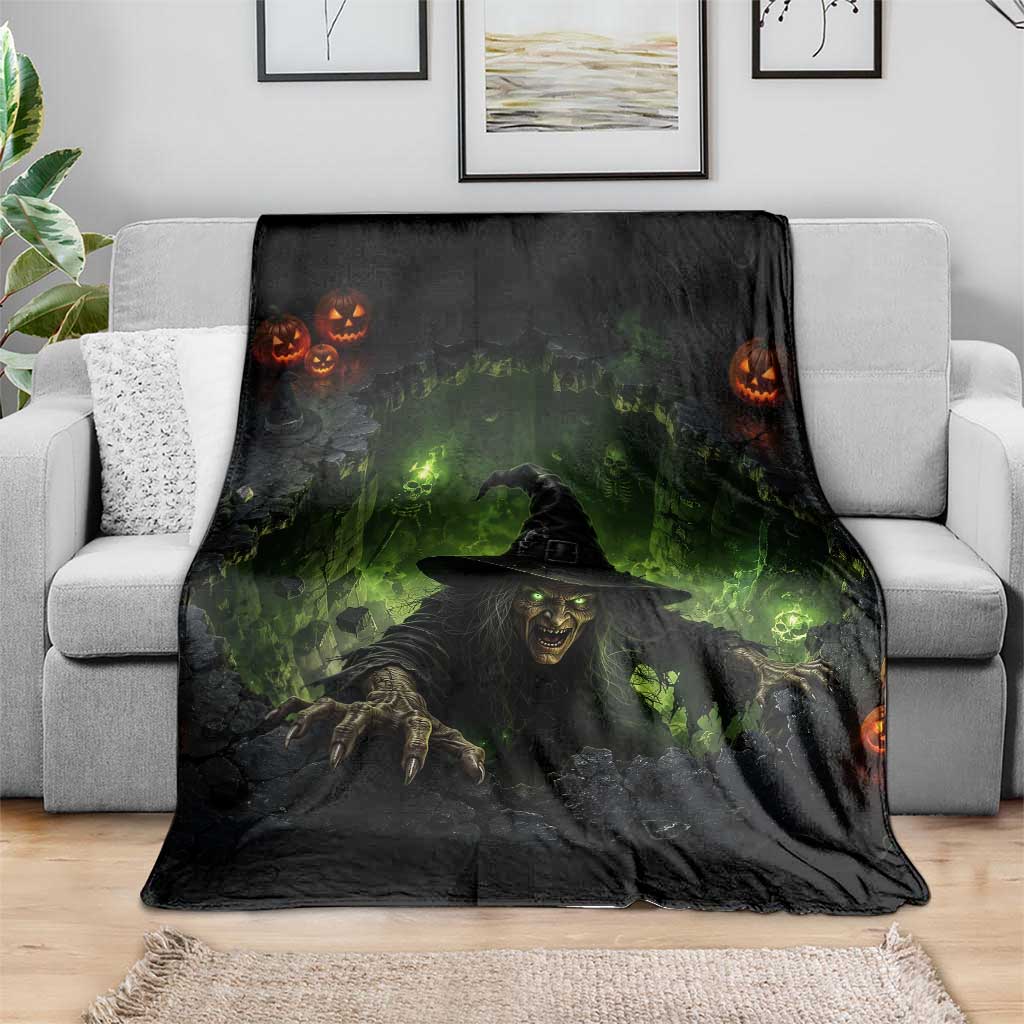 Wicked Witch Crawling Out Green Pit 3D Halloween Optical Illusion Throw Blanket
