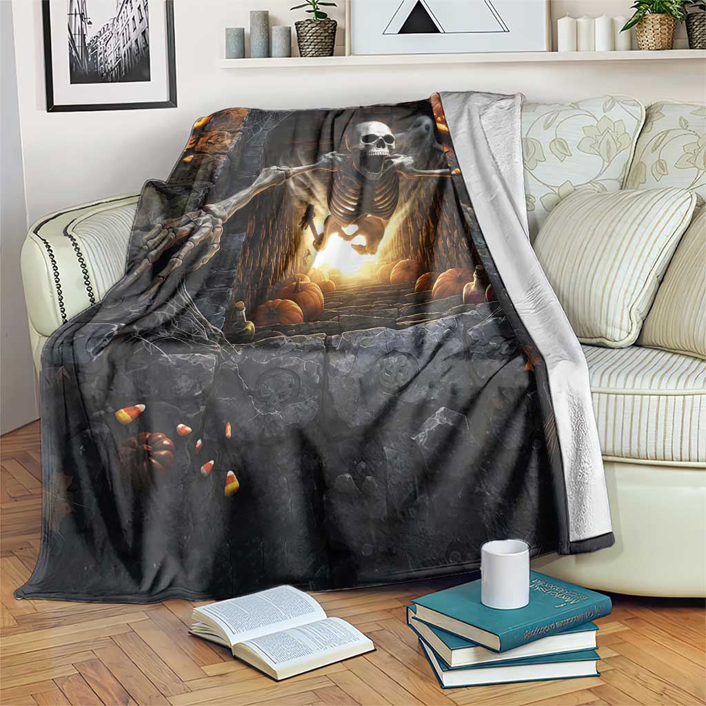 Screaming Skeleton Dungeon Pit 3D Halloween Optical Illusion Throw Blanket Spooky Glowing Pumpkin Graphic