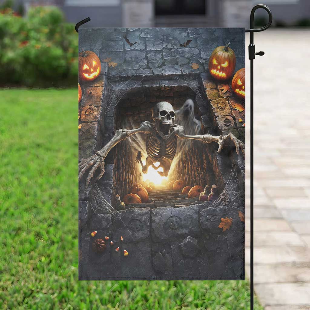 Screaming Skeleton Dungeon Pit 3D Halloween Optical Illusion Garden Flag Spooky Glowing Pumpkin Graphic