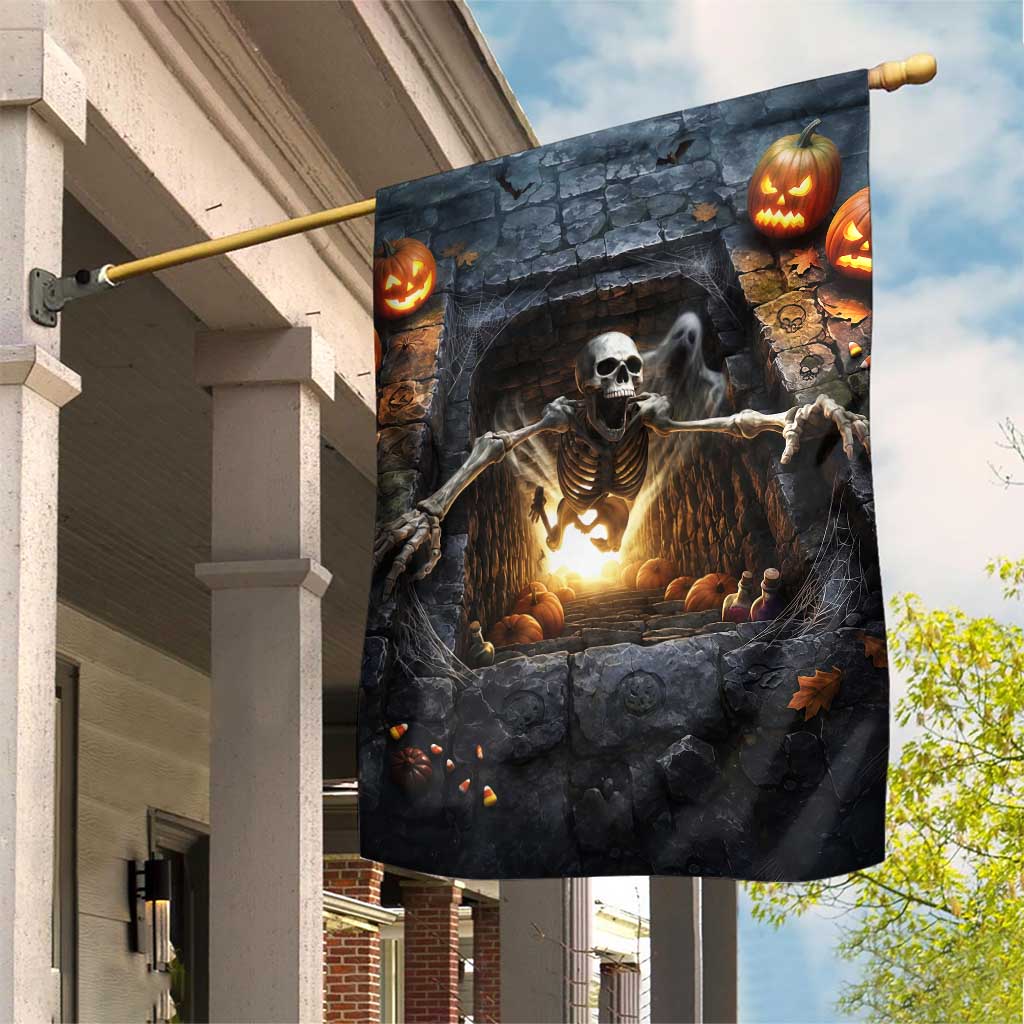Screaming Skeleton Dungeon Pit 3D Halloween Optical Illusion Garden Flag Spooky Glowing Pumpkin Graphic