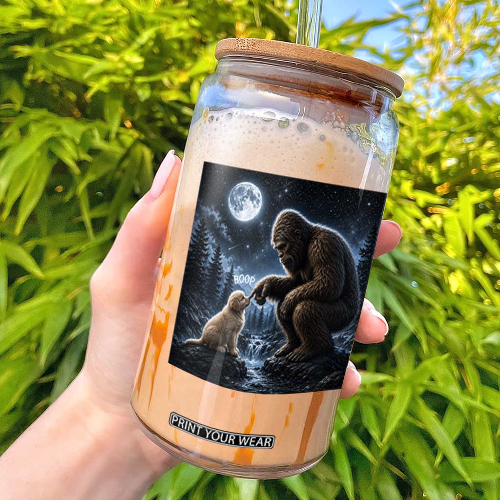 Bigfoot Boop Golden Retriever Dog Under Full Moon 90s Retro Glass Can Sasquatch Fantasy Graphic