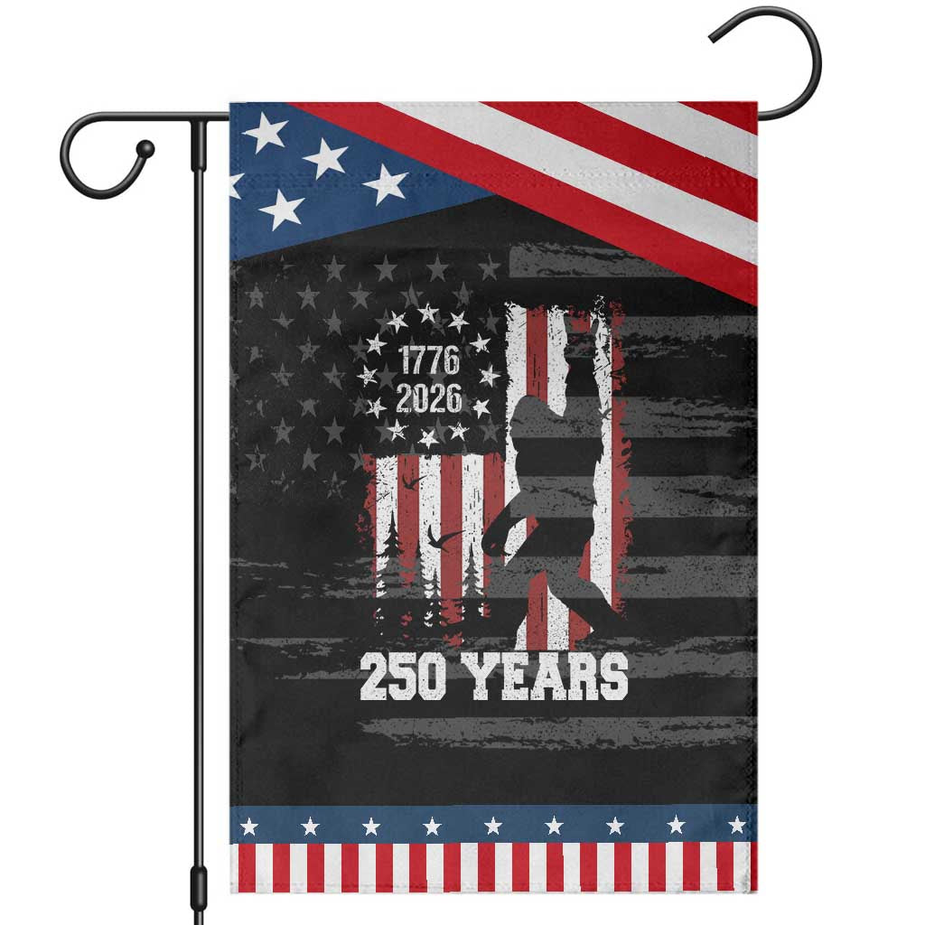 Vintage Bigfoot USA 250th Anniversary Patriotic Garden Flag 250 Years Of Freedom US Flag Independence Day 4th July TS10 Distressed Black Blue Print Your Wear
