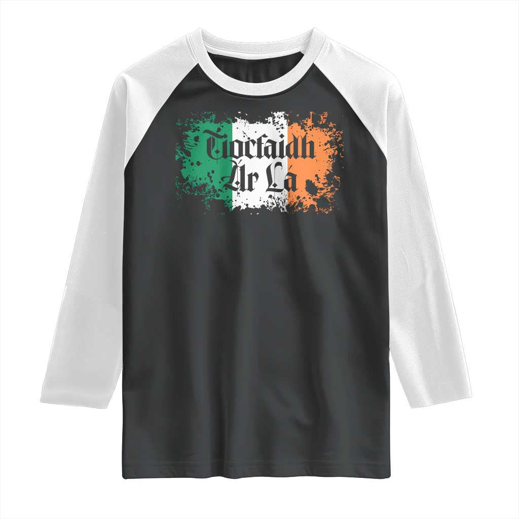 Tiocfaidh Ar La Raglan Shirt Vintage Irish Ireland Flag TS11 Black White Print Your Wear