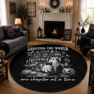 Funny Halloween Book Lover Round Rug Ghosting The World One Chapter At A Time