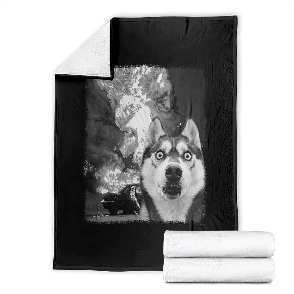 Funny Husky Chaos Throw Blanket Cool Dog Selfie With Burning Car TS12 Black Print Your Wear