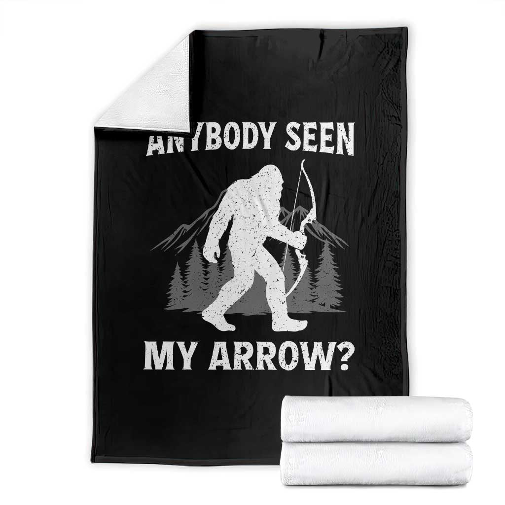 Funny Bigfoot Bowhunter Throw Blanket Anybody Seen My Arrow