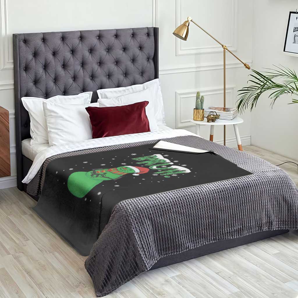 Funny Green Snowman Six Seven Meme Throw Blanket Christmas Gift For Gen Z TS12 Print Your Wear