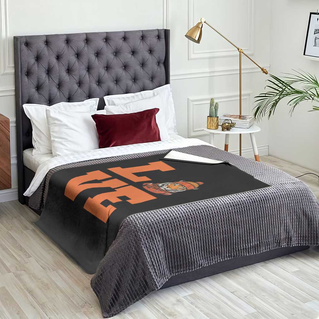 Midwest Tiger Football Pride Throw Blanket Funny Sport Lover Gift TS12 Print Your Wear