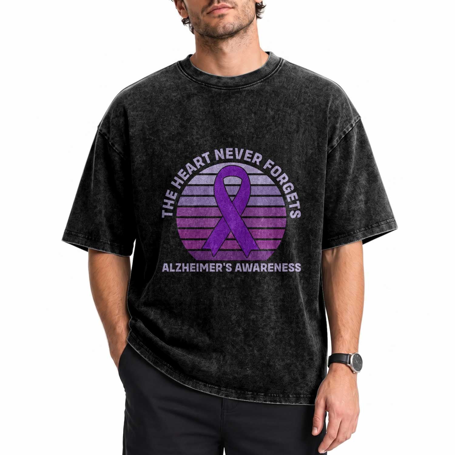 The Heart Never Forgets Alzheimers Support Washed Cotton T-Shirt Vintage Sunset Purple Ribbon Graphic
