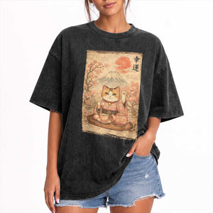Japanese Maneki Neko Drinking Tea Kawaii Lucky Cat Washed Cotton T-Shirt
