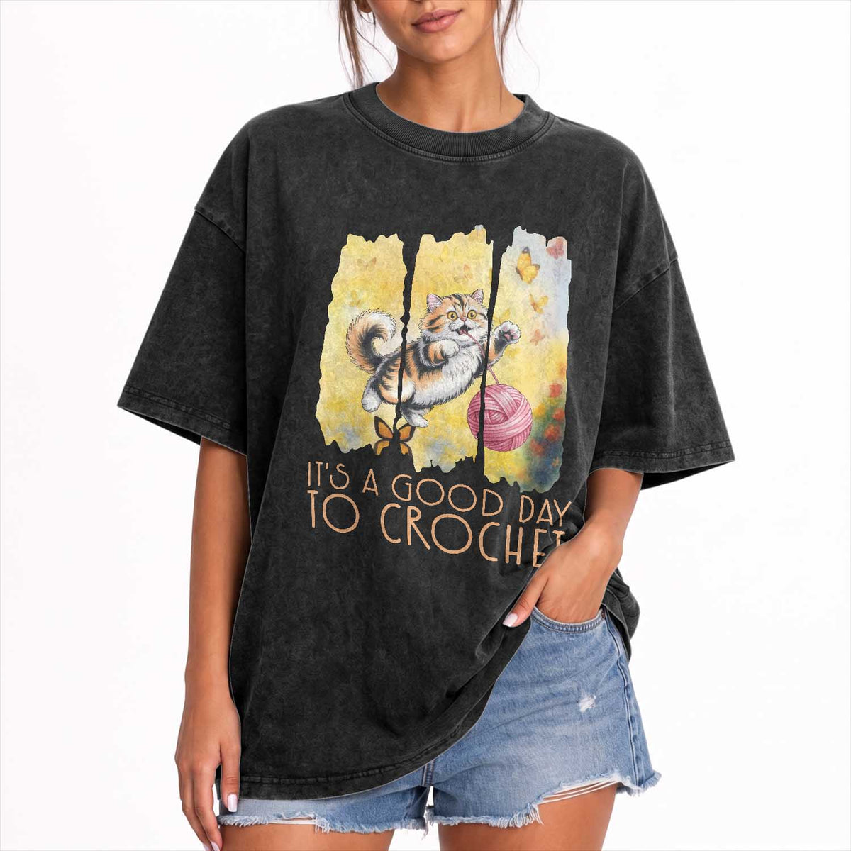 It’s A Good Day To Crochet Washed Cotton T-Shirt Cute Cat Chasing Yarn