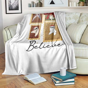 Fresno Nightcrawler Cryptid Christmas Believe Gift Throw Blanket TS12 Print Your Wear