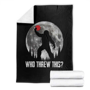 Funny Bigfoot Disc Golf Throw Blanket Who Threw This Frisbee Golf Gift