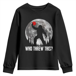 Funny Bigfoot Disc Golf Youth Sweatshirt Who Threw This Frisbee Golf Gift