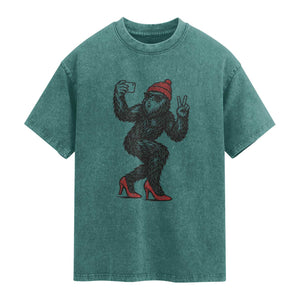 Funny Sexy Bigfoot Selfie Washed Cotton T-Shirt Sasquatch Lover Gift