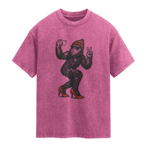 Funny Sexy Bigfoot Selfie Washed Cotton T-Shirt Sasquatch Lover Gift