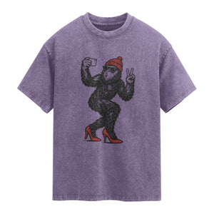 Funny Sexy Bigfoot Selfie Washed Cotton T-Shirt Sasquatch Lover Gift