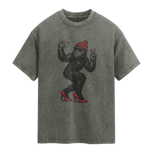 Funny Sexy Bigfoot Selfie Washed Cotton T-Shirt Sasquatch Lover Gift