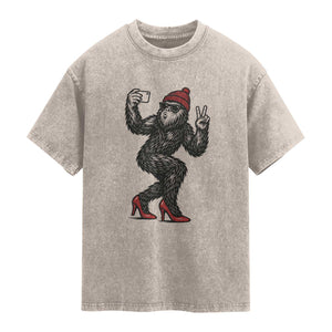 Funny Sexy Bigfoot Selfie Washed Cotton T-Shirt Sasquatch Lover Gift