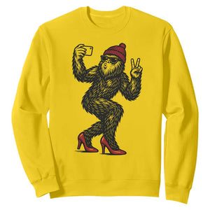 Funny Sexy Bigfoot Selfie Sweatshirt Sasquatch Lover Gift TS12 Daisy Print Your Wear