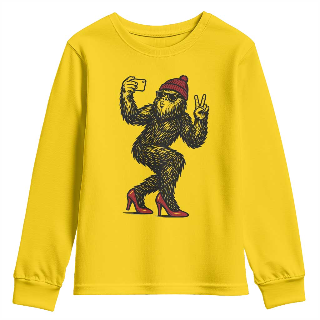 Funny Sexy Bigfoot Selfie Youth Sweatshirt Sasquatch Lover Gift TS12 Daisy Print Your Wear