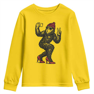 Funny Sexy Bigfoot Selfie Youth Sweatshirt Sasquatch Lover Gift TS12 Daisy Print Your Wear