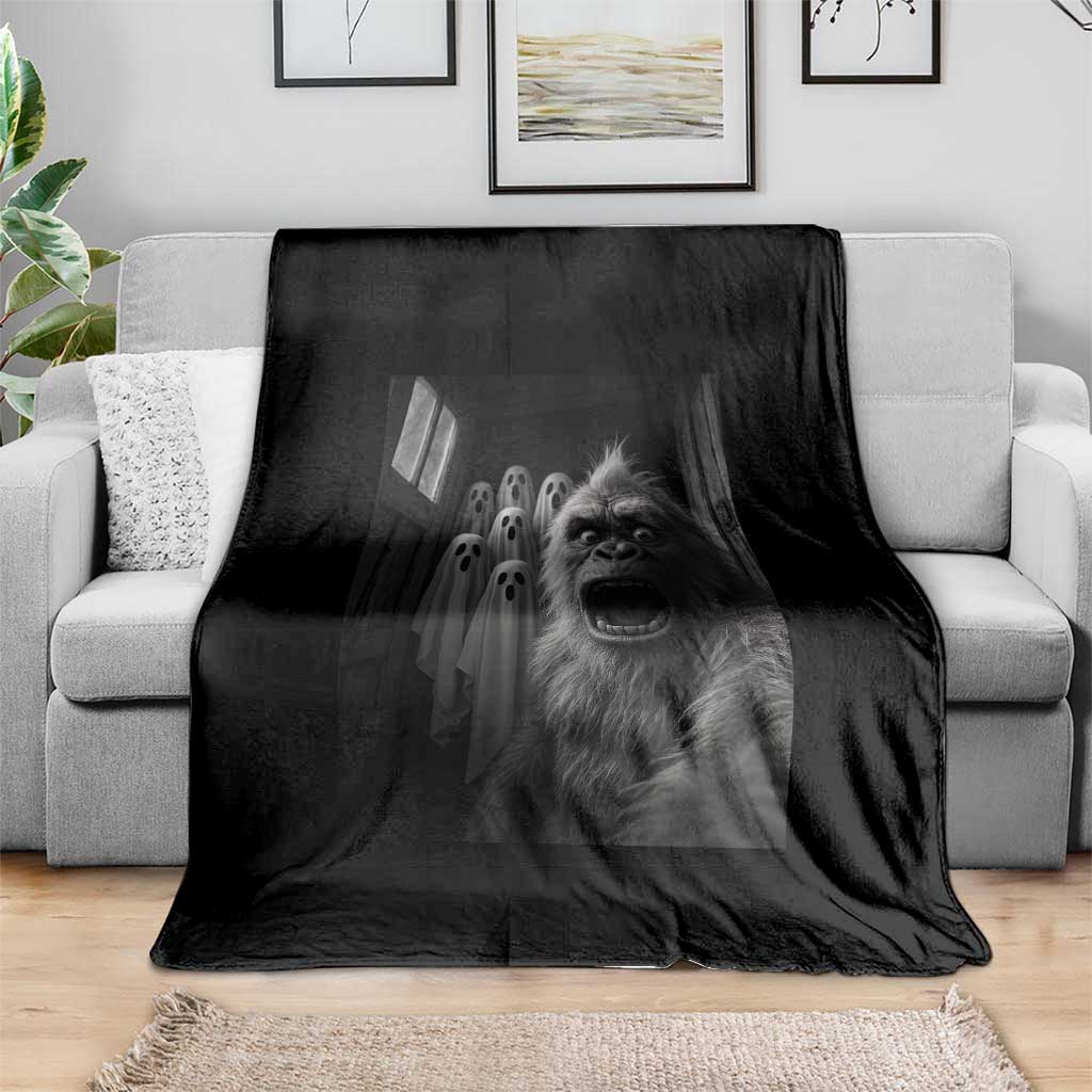 Funny Bigfoot Selfie Halloween Throw Blanket Sasquatch Ghost Haunted House TS14 Print Your Wear