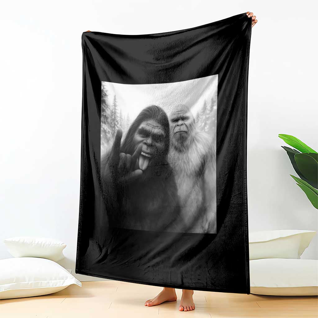 Bigfoot Selfie Christmas Throw Blanket Sasquatch Yeti Rock On Hand TS14 Print Your Wear