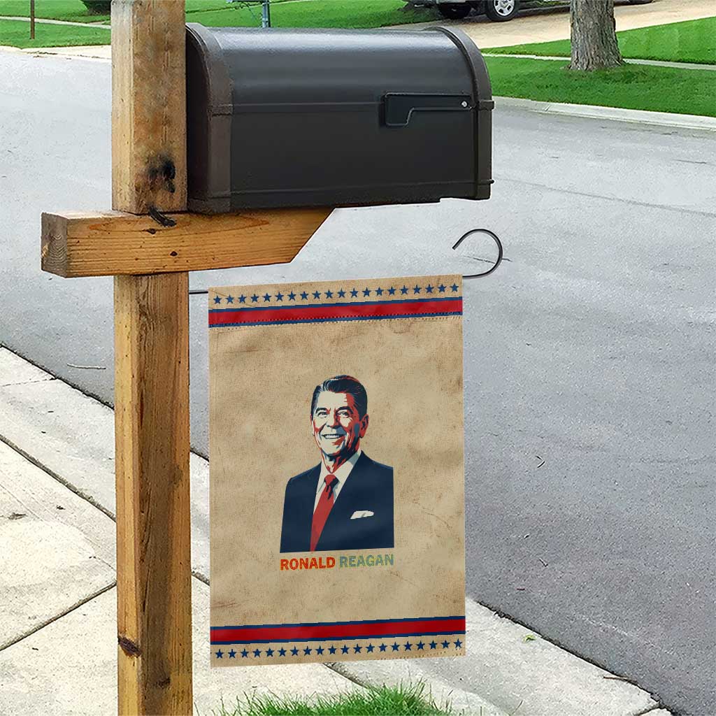 Ronald Reagan Garden Flag American Flag US President TS14 Vintage Rustic Tan Red Print Your Wear