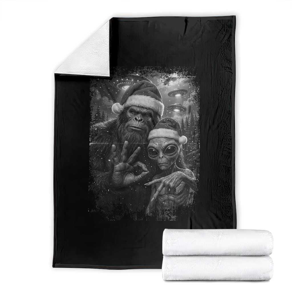 67 Six Seven Bigfoot Christmas Throw Blanket Sasquatch Ailen Selfie UFO Meme TS14 Black Print Your Wear