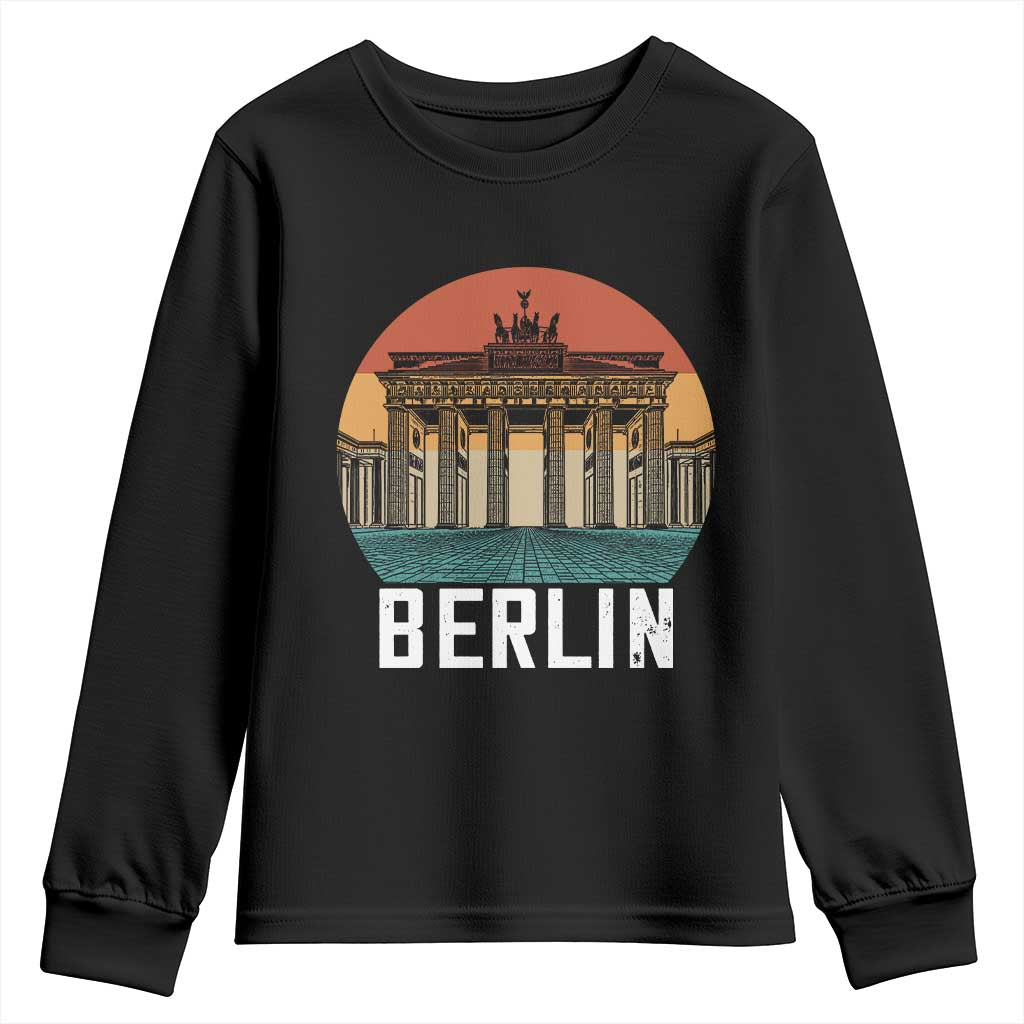Berlin Germany Vintage Travel Brandenburg Gate European Vacation Souvenir Youth Sweatshirt